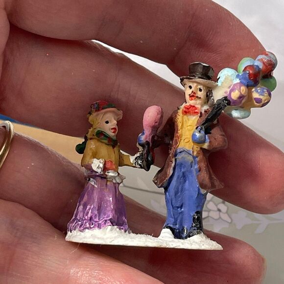 VTG Cobblestone Corners Country lot of 9 characters & lamp,1 lamp top broke - Picture 9 of 12